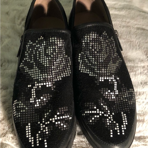 Donald J Pliner Shoes - Picture 5 of 11